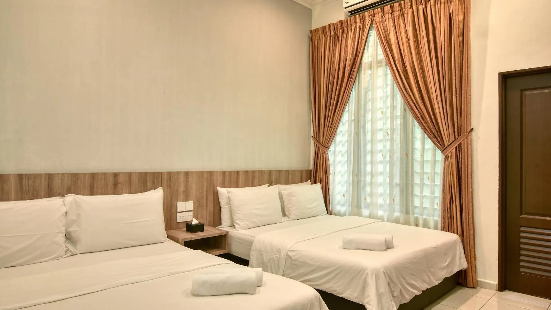 Проживание в семье Elshape Holiday Home Малакка